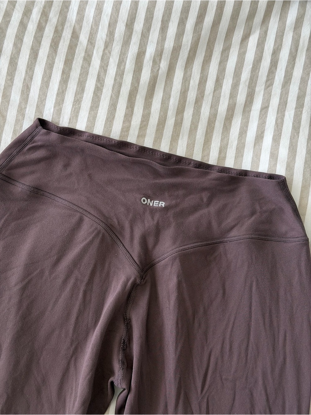 Oner Active Effortless Leggings & Top Brown Seamless Cami & Legging Set - Picture 2 of 3